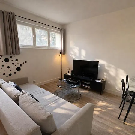 Cocon Renove Pres Du Tram